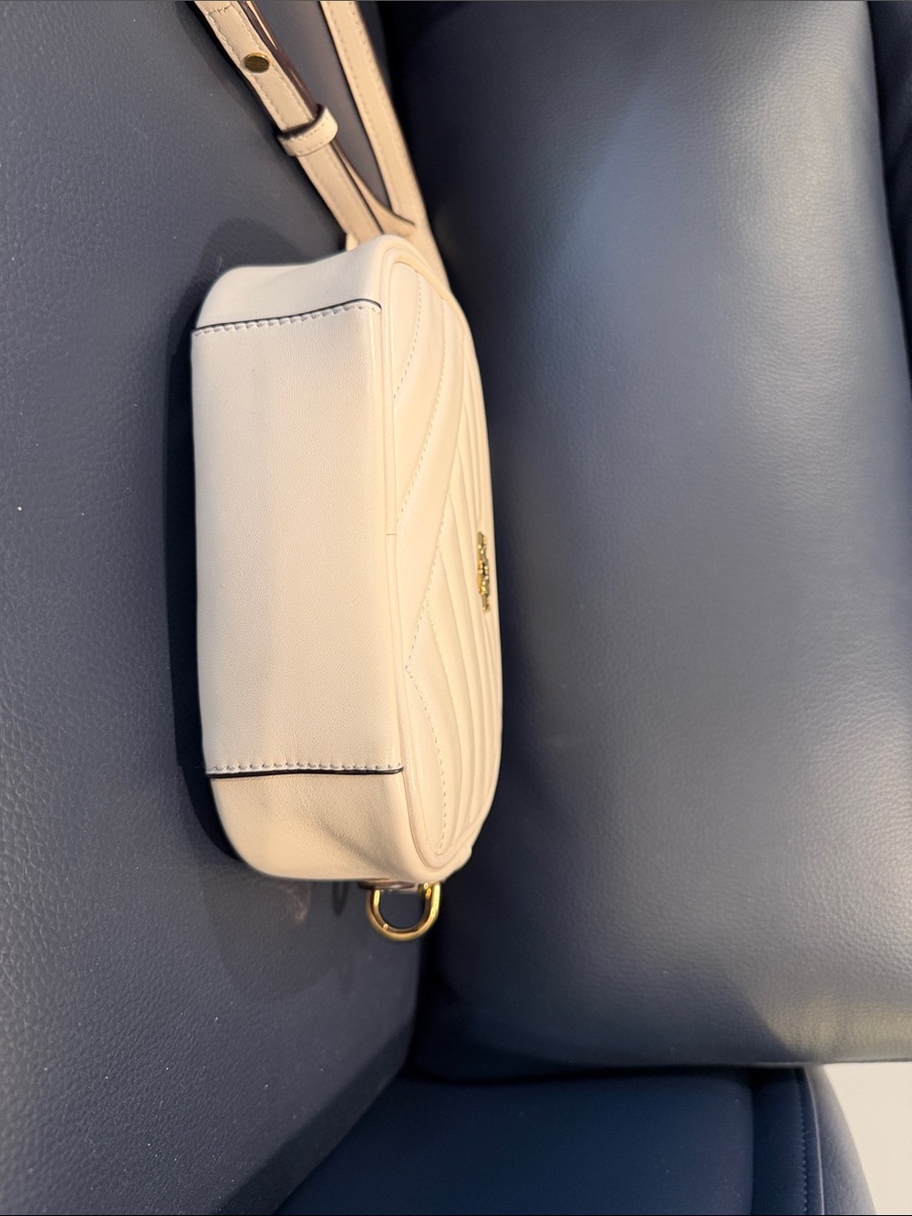 Tory Burch KIRA CHEVRON CAMERA BAG. Like New! - Picture 6 of 11